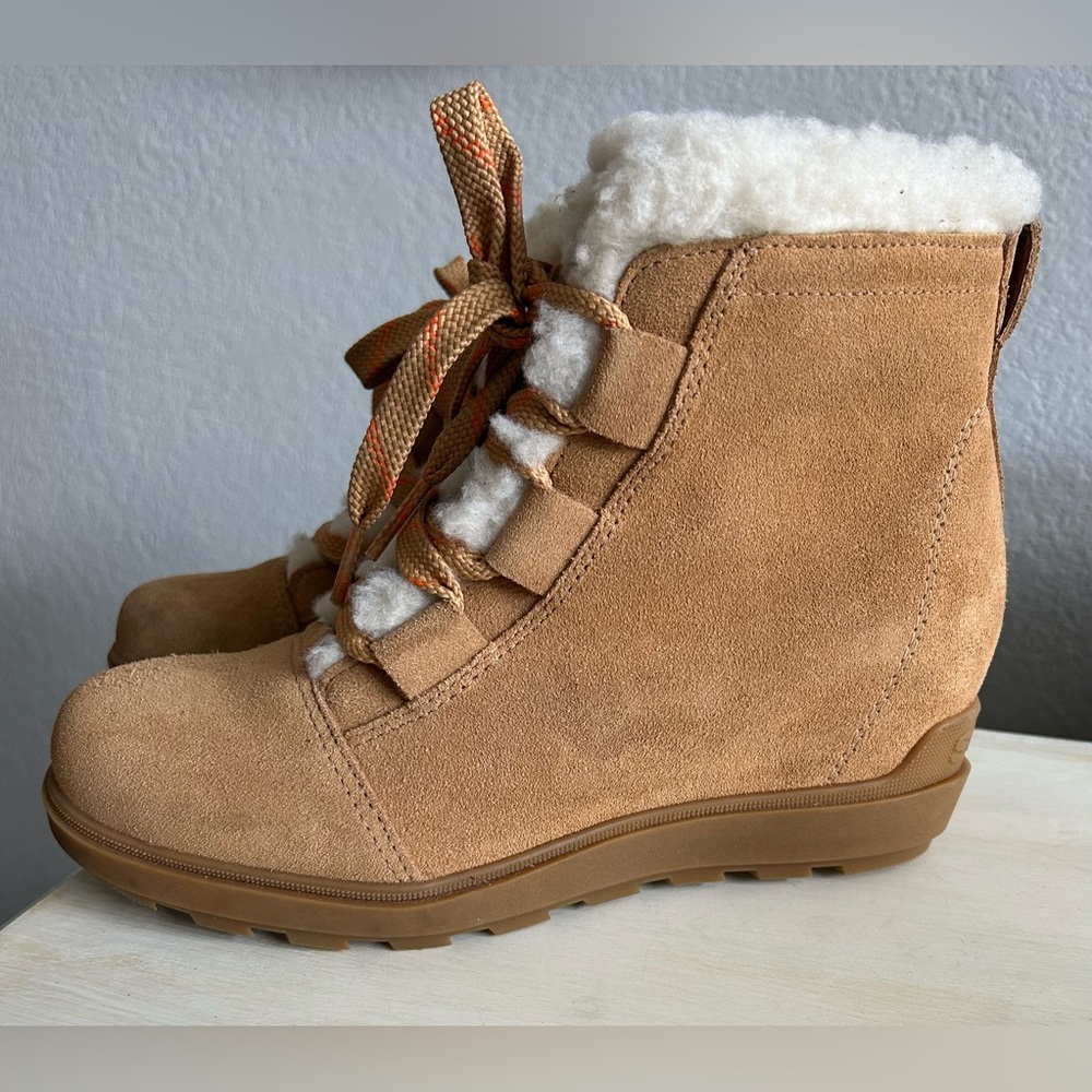 Sorel Evie II Cozy bootie, tan brown, off white Sherpa, Wedge, women’s 9. - Picture 3 of 10